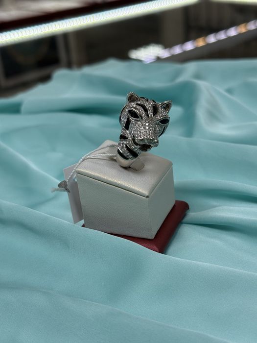 Золотое кольцо с бриллиантами