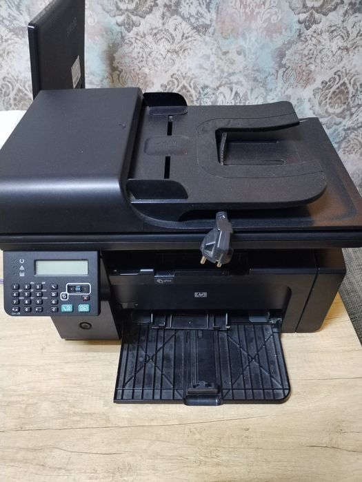 МФУ HP LaserJet Pro M1212nf