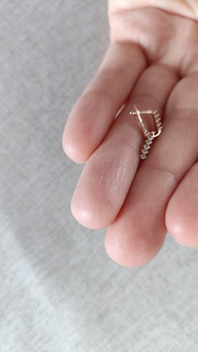 Продам детские золотые сережки