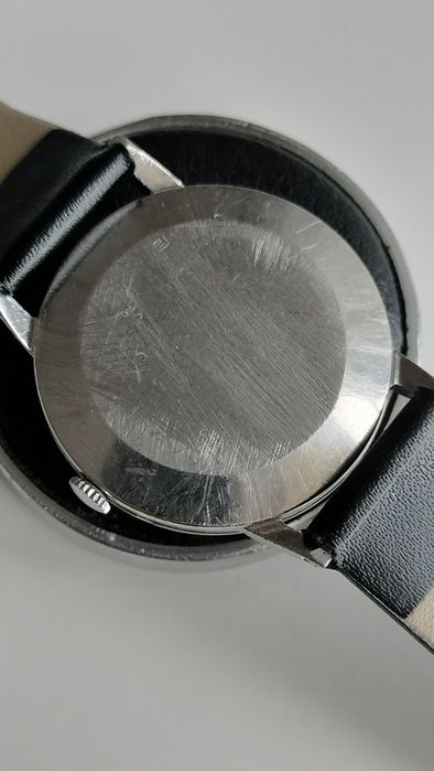 Ceas mecanic Movado din anii 40. Funcționează foarte bine