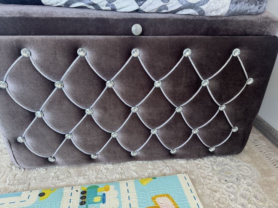 Продам сундук со стразами