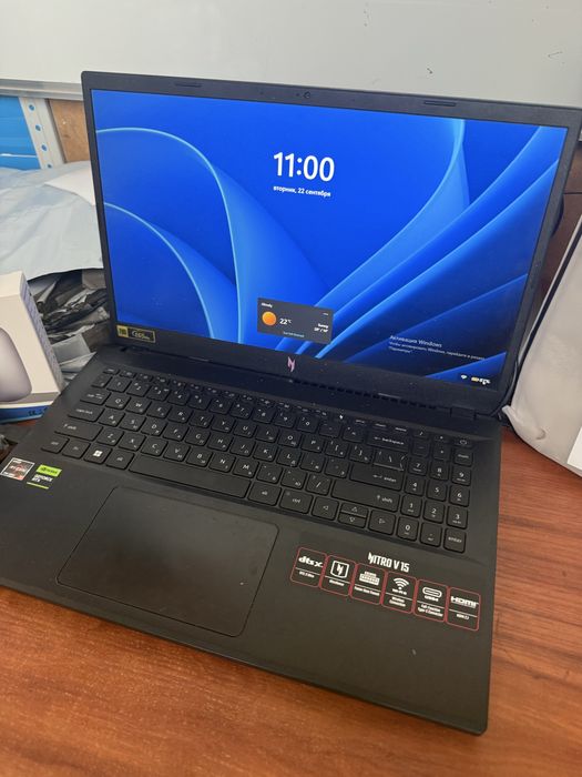 Acer nitro V15+новый сумка,мышка,коврик