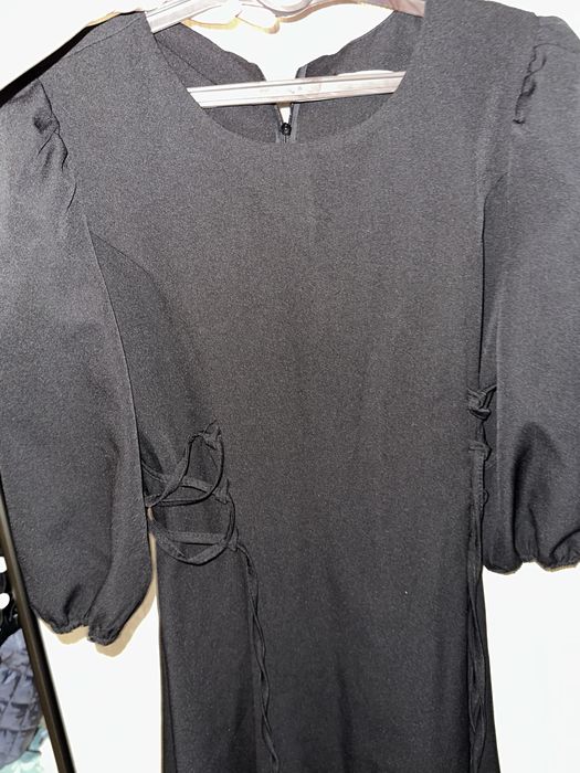 Продается стильное черное платье