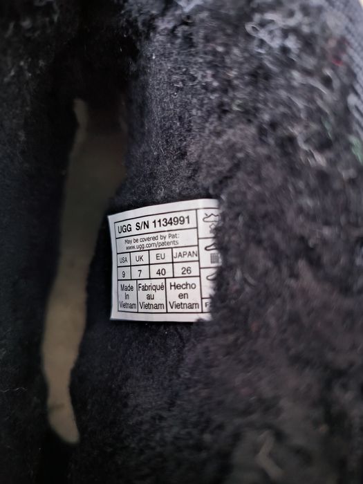 Кожени апрески UGG номер 40
W Classic Mini Platform в черно 1134991.BL