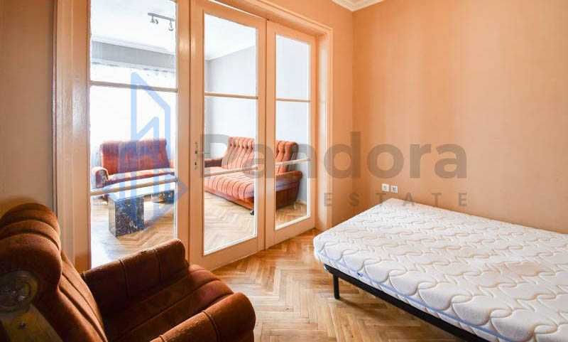 Двустаен апартамент под наем в Центъра