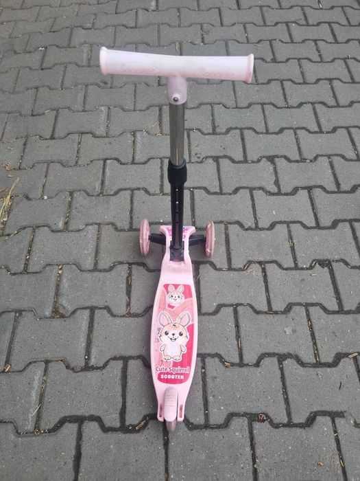 vand trotineta oxelo 3 roti B100 galben negru si trotineta scooter roz mal play