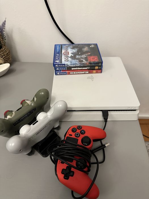 Vand Ps4 cu 3 manete