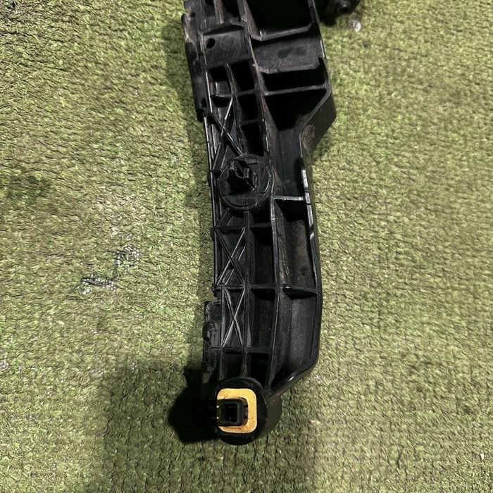 Задний Крепления Бампера Toyota RAV4