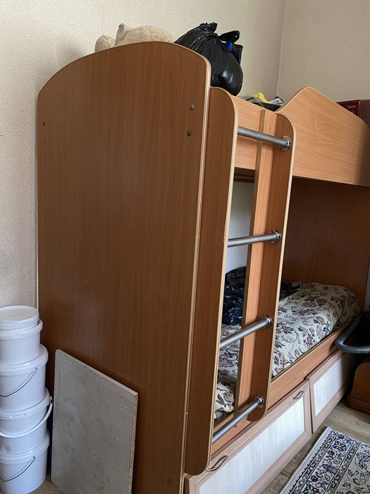 Продам двухъярусную кровать