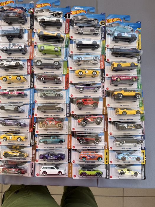 Hot Wheels macheta scara 1:64