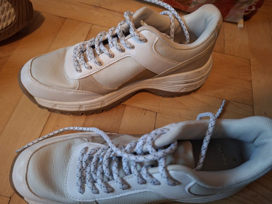 Дамски маратонки нови и обувани по веднъж