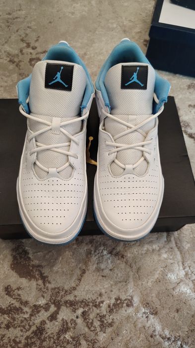 Jordan Max Aura 5 originali. Piele naturala. Nr 43. Impecabili