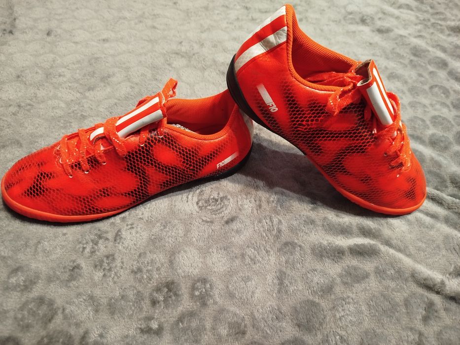 Адидас F10-кожени маратонки 38 номер