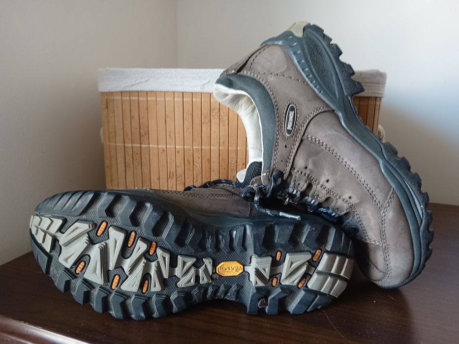 Vând ghete Meindl nr.37