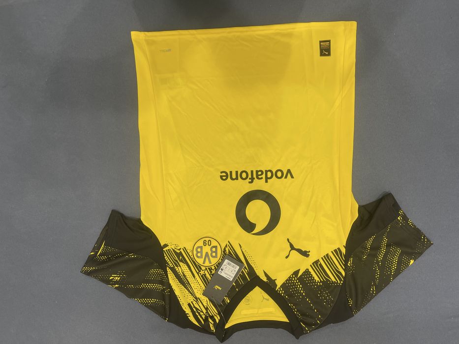 Tricouri fotbal diferite marimi !