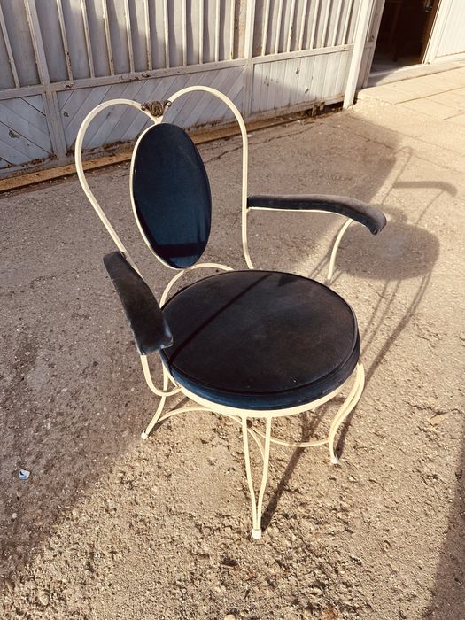 Декоративен стол с подлакътници – нео-рококо стил