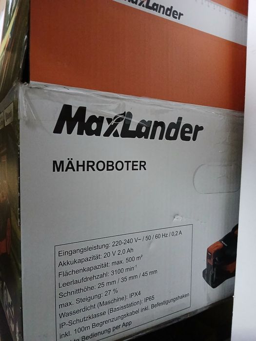 Vand robot tuns gazon