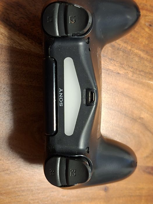 PlayStation 4 Slim 1TB, model CUH-2216B