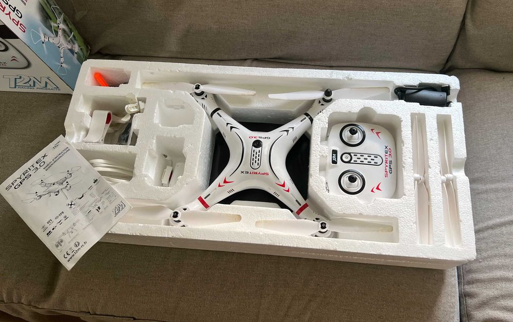 Drona T2M Spyritex GPS 3.0 FPV cu cameră HD și telecomandă completă