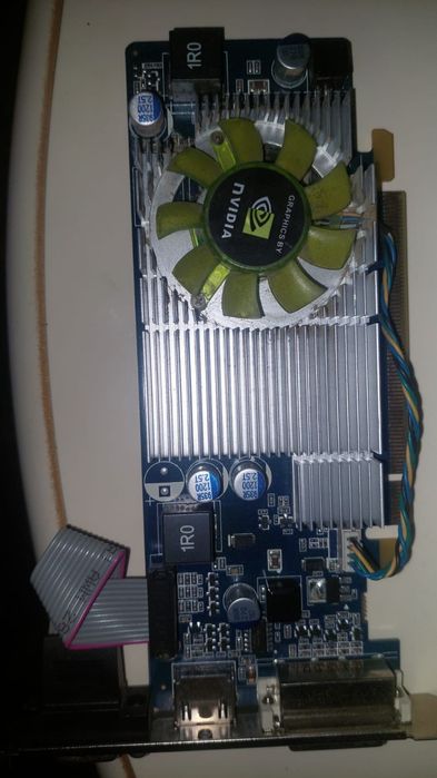 Видеокарта gt220