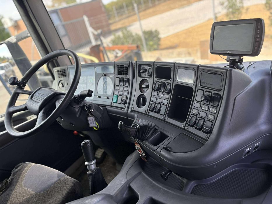 Autobasculanta SCANIA P114 6X2 380HP