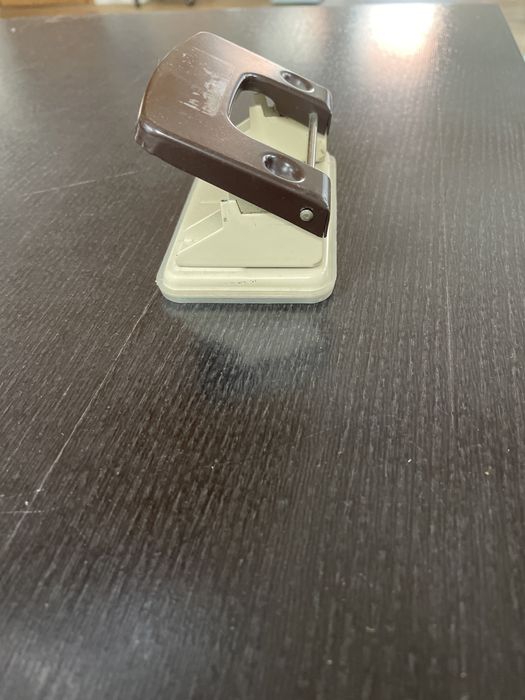 перфоратор, телбод, поставка за тиксо и др.