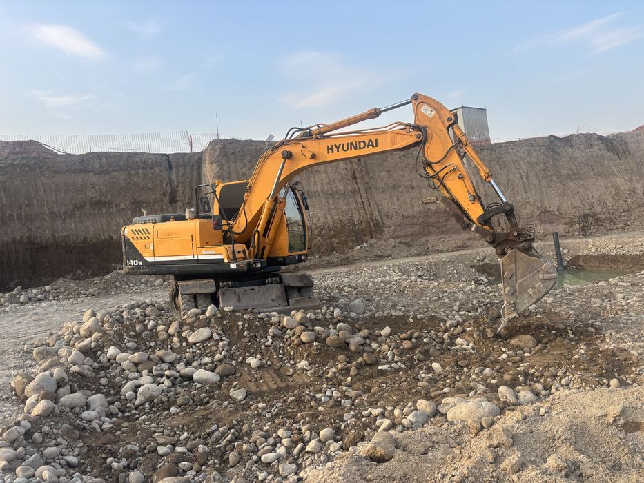 Услуги экскаватора с опытным водителем