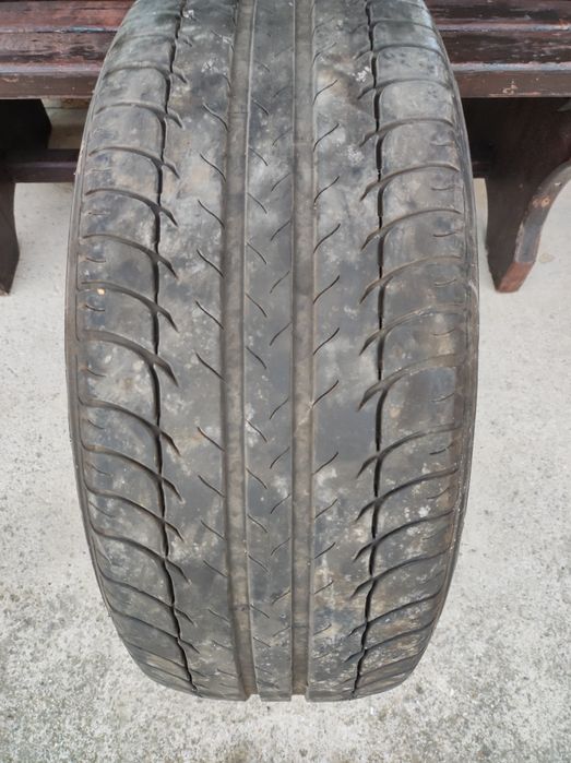 Гуми 215 /55 /17