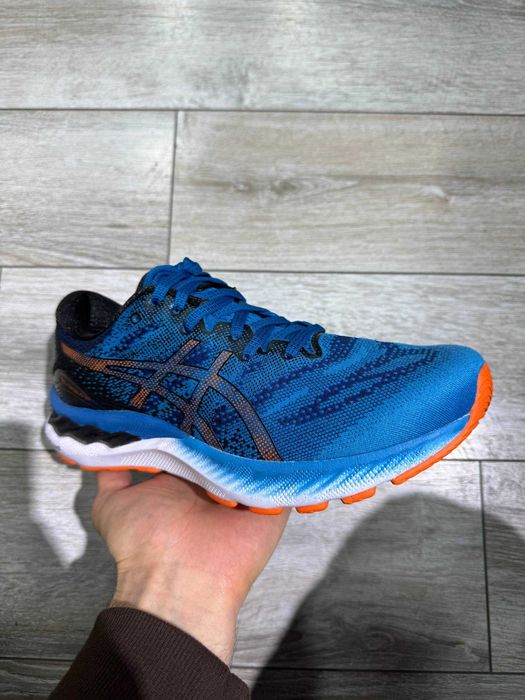 Беговые кроссовки Asics Gel-Nimbus 23.