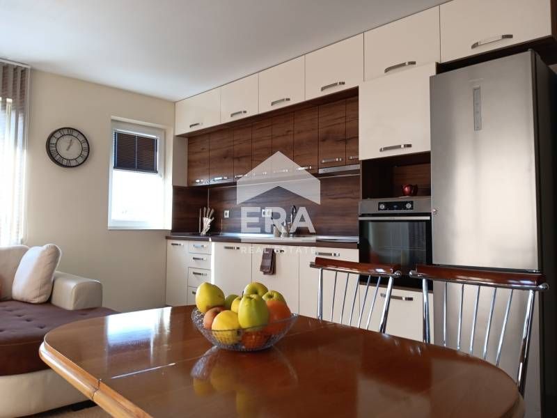 Двустаен, обзаведен, югозападен апартамент под наем, в новопостроена с