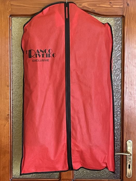 Мъжки официален костюм