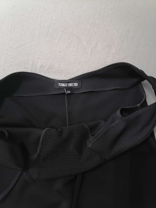 рокля на Totaly erected