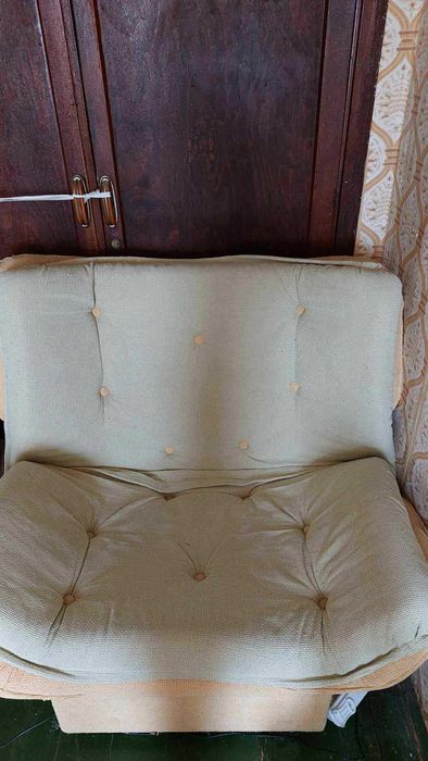 Диван и две кресла