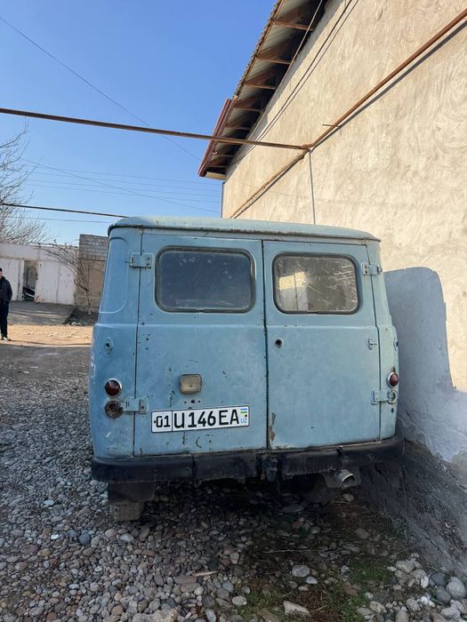 UAZ furgon sotiladi