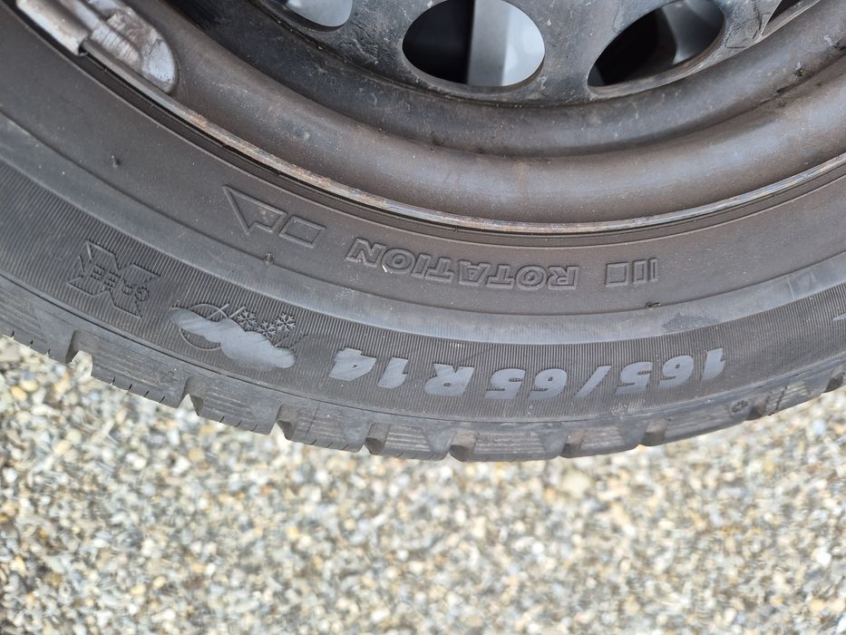 Vând jante+cauciucuri 165/65/14 M+S de Citroen,Peugeot,Toyota