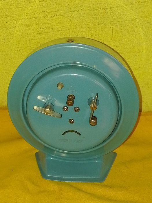 Стар Китайски настолен часовник , будилник  Polaris