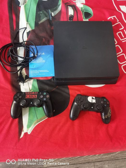 Плейстейшън 4 Slim