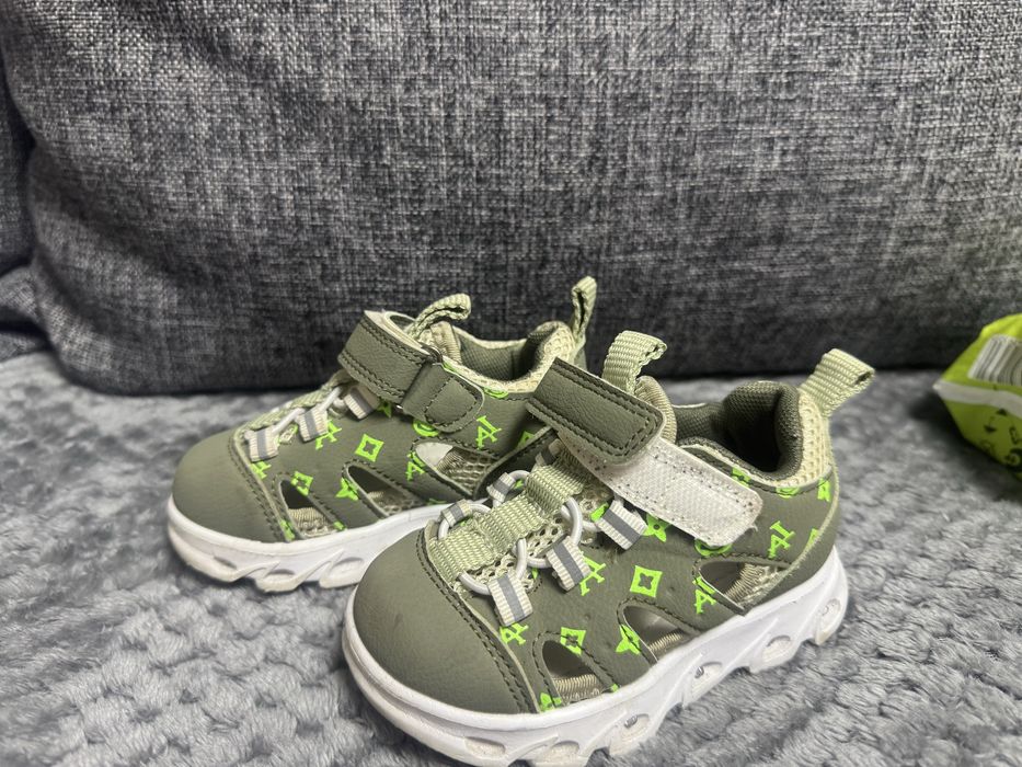 Детские сандали