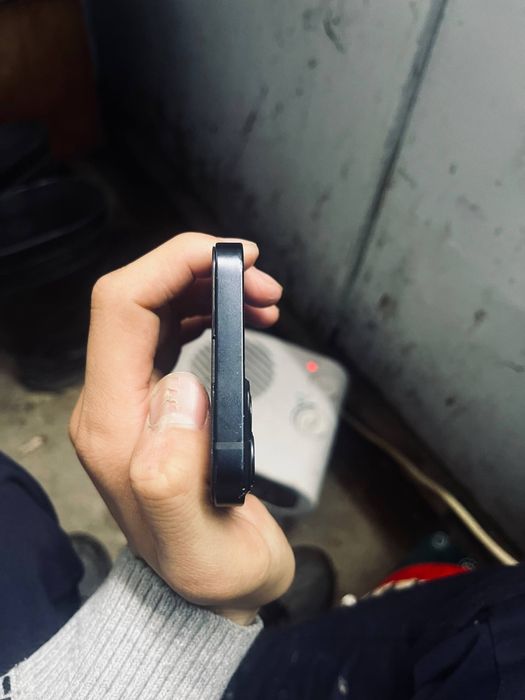 IPhone 13 телефон