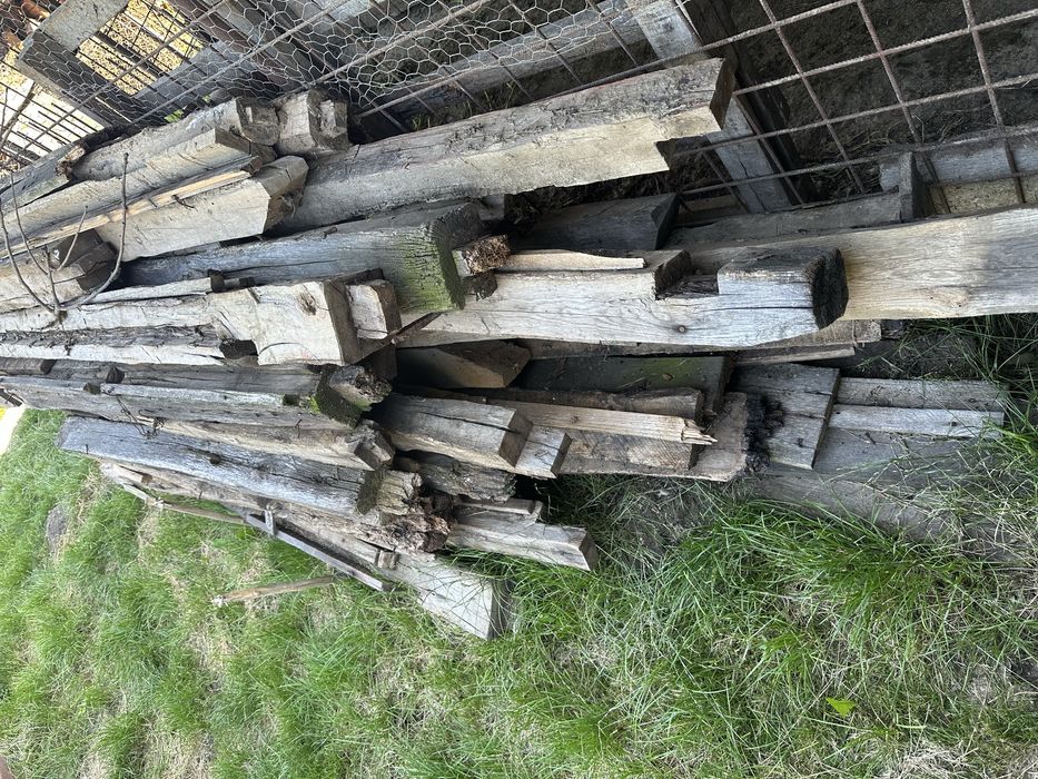 Vand grinzi  din lemn vechi !!!