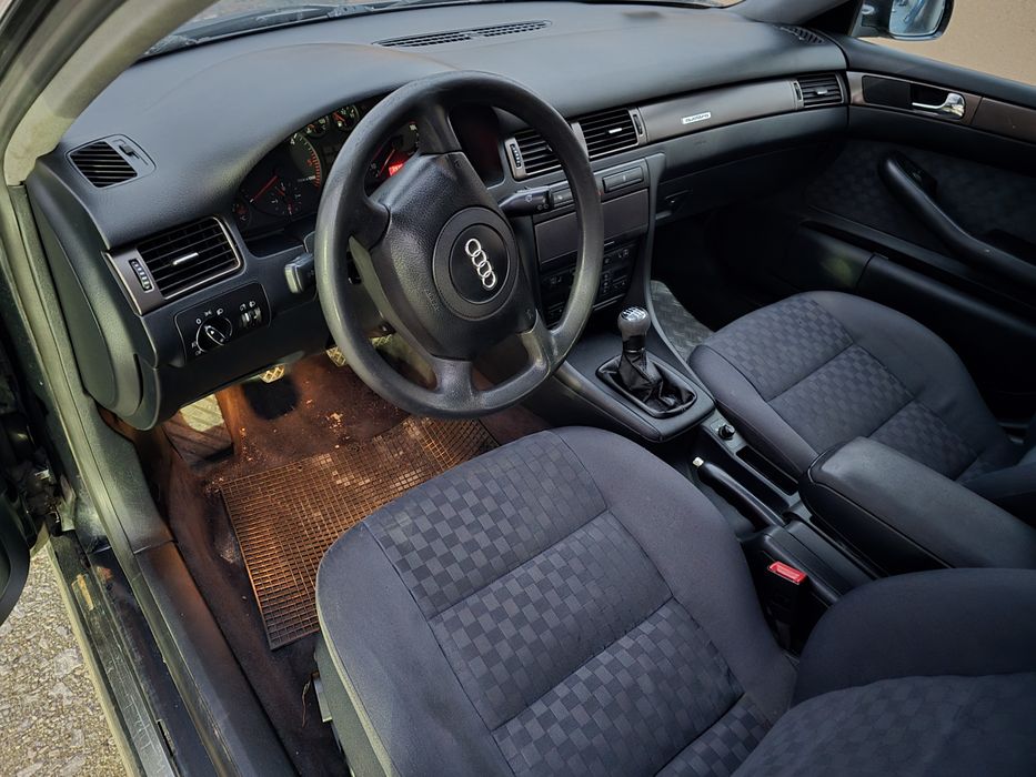 Продавам ауди а6 2.5 180кс на части