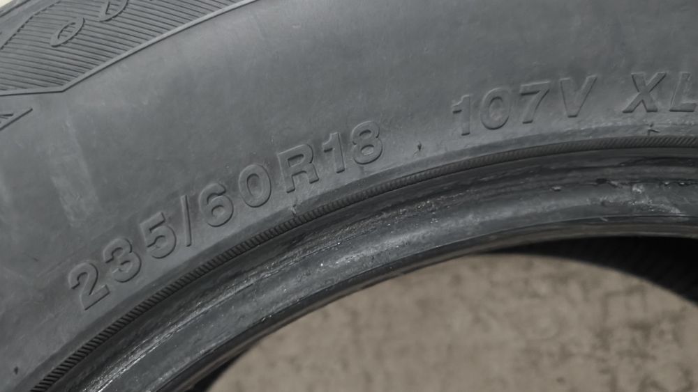 235-60-R18  комплект летней резины .