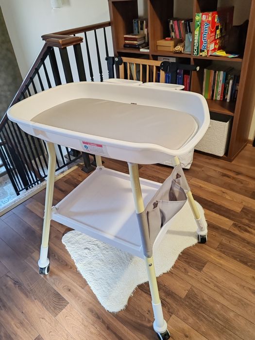 Masuta de schimbat bebelusi