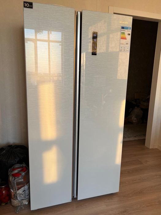 Продаем двухдверный холодильник