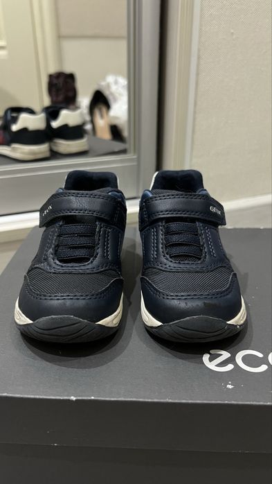 Кроссовки geox для малышей 22р