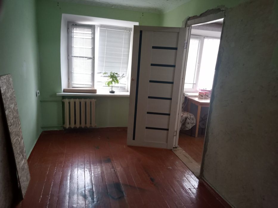 Продается теплая  2 комнатная квартира