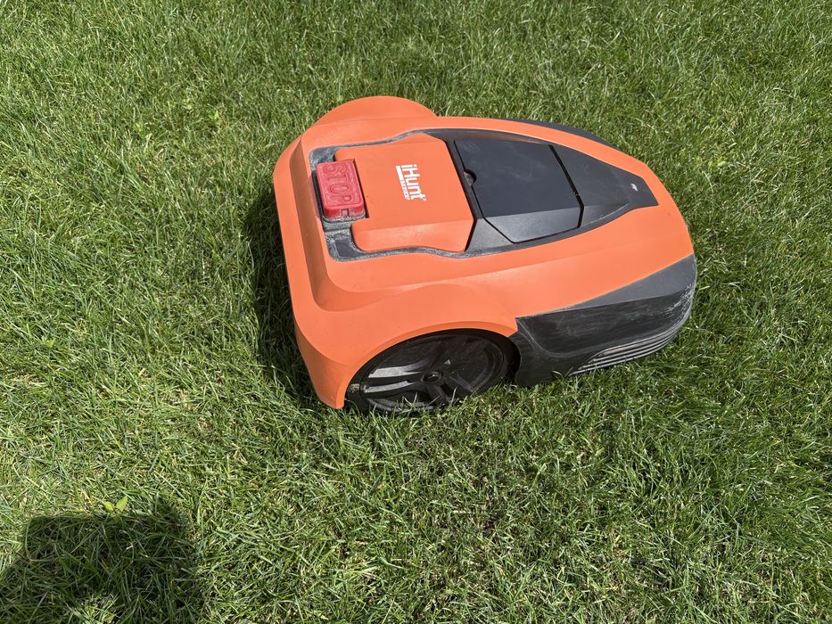 Robot tuns iarba Ihunt