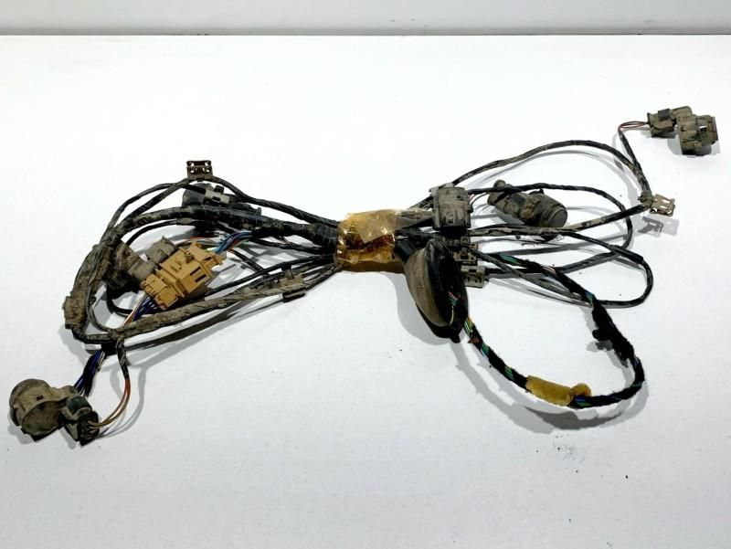 Senzori parcare cu instalatie spate Skoda Octavia 3 5E0971104A Berlina