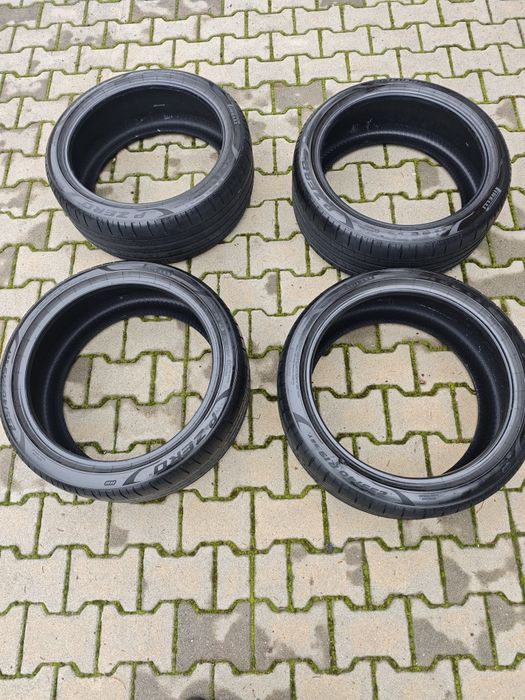 Летни гуми  Pirelli P ZERO 235 40 R19