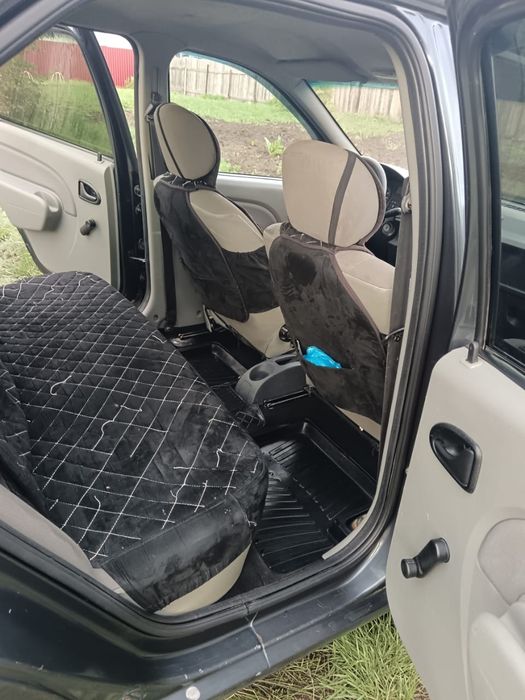 Продам Рено Логан 2007года 1,4 л 8 клапанный